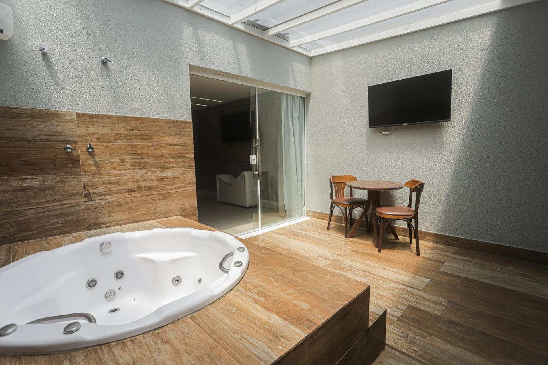 Suite Hot Tub