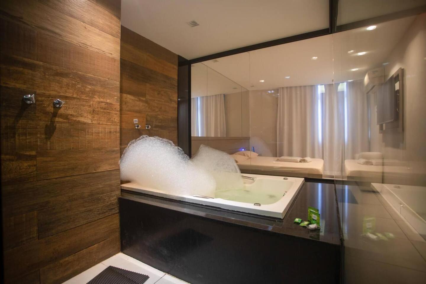 Suite Hot Tub